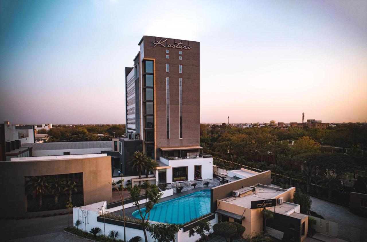 Hotel Kasturi Orchid Pāl Exteriör bild