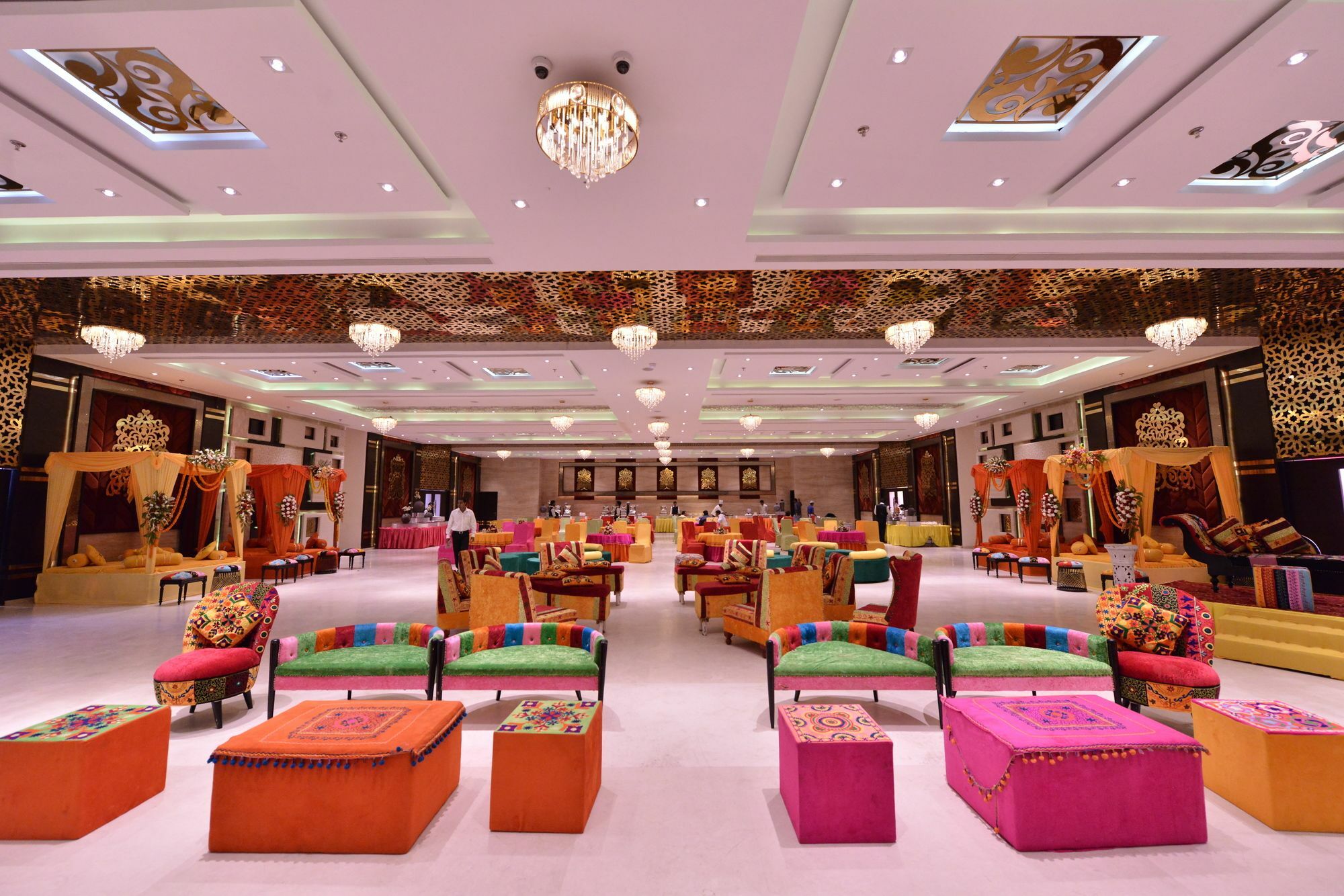 Hotel Kasturi Orchid Pāl Exteriör bild