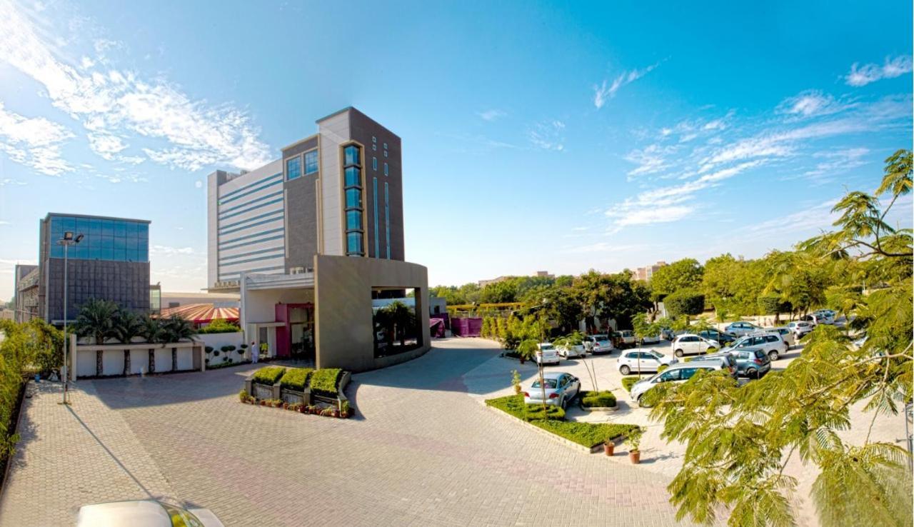 Hotel Kasturi Orchid Pāl Exteriör bild